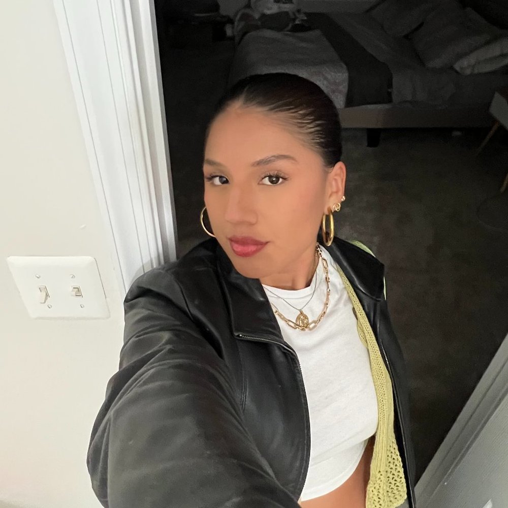 Meet your Posher, Crystal